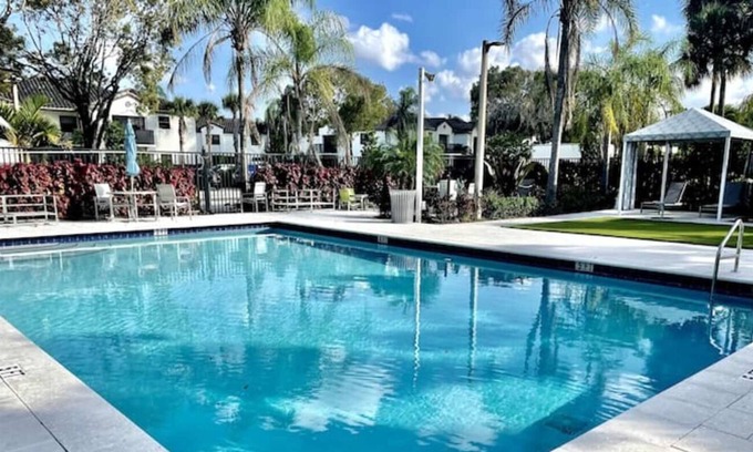Pembroke Pines Apartment | *MODERN 1 BED / WALKOUT PATIO/ POOL & AMENITIES *