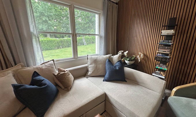 Stony Brook House | Modern 1 bedroom apartment near Stony Brook university hospital walking distance