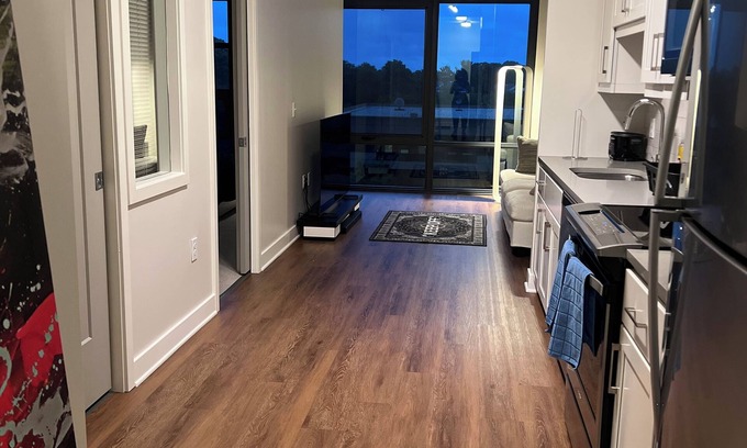 West End Apartment | Modern 1-bedroom apartment in enchanting Alexandria with WiFi, AC, & Amenities