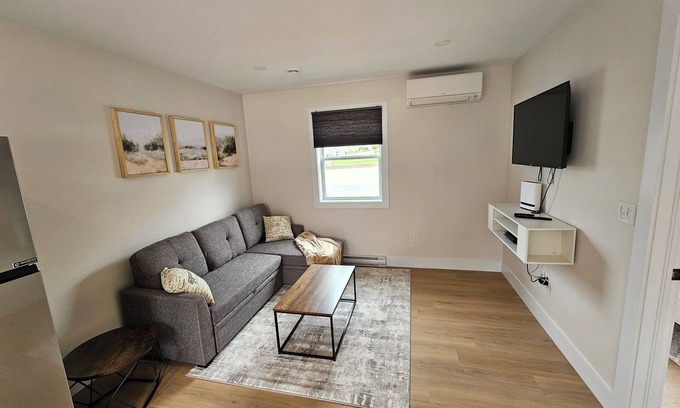New Minas Apartment | Modern 1 Bedroom Suite located in the Centre of the beautiful Annapolis Valley