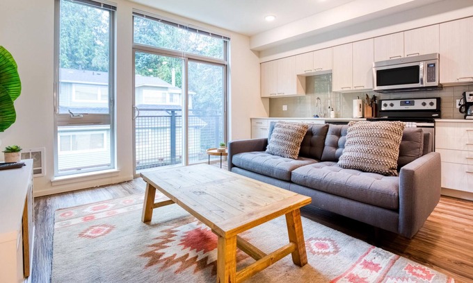Mercer Island Apartment | Modern 1 Bedroom on Mercer Island