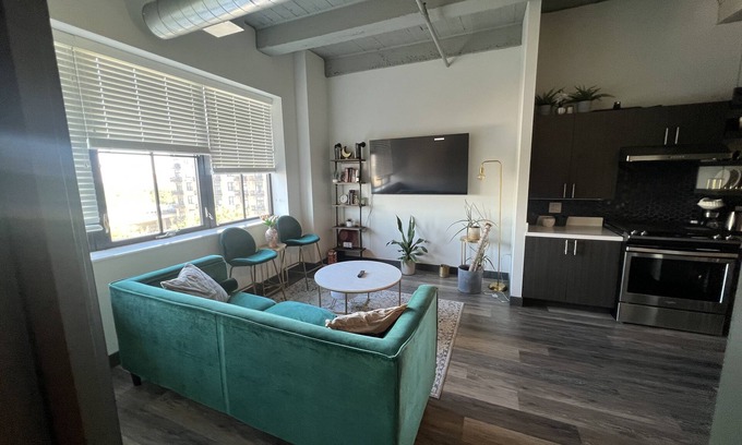 Prairie District Apartment | Modern 1-bedroom with access to GYM and Lounge! Close to McCormick