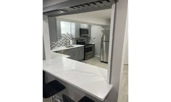 North Side Apartment | Modern 1 BR with NYC Flare