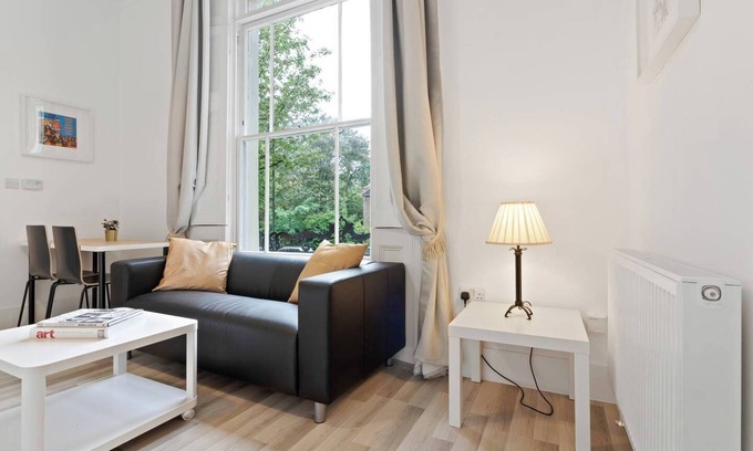 Herne Hill Apartment | Modern 1BD Flat in Brixton