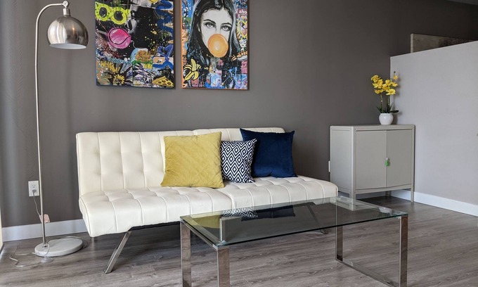 Waterloo Condo | MODERN 1BDR CONDO NEAR UNIVERSITY