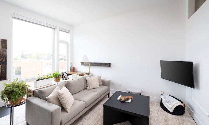 Milwaukee Apartment | Modern 1BR Apt with Skywalk to Fiserv, Rooftop, and Parking