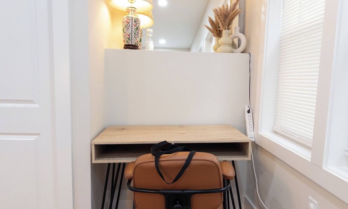 Washington Square West Apartment | Modern 1BR in Central Philly Near Hospitals, Parks, WiFi + Housekeeping