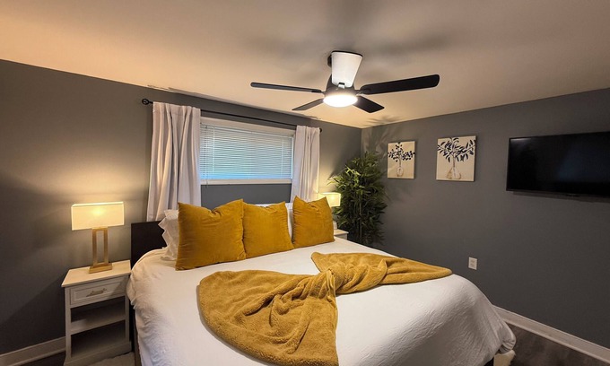District Heights Bed & Breakfast | Modern 1BR Near DC – Quiet Comfort, Fast Commute