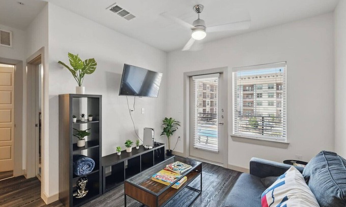 McKinney Apartment | Modern 1BR near TPC Golf | Free Parking & Wifi