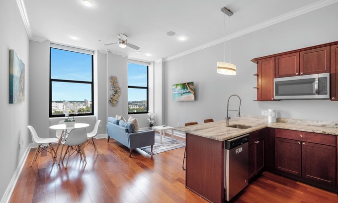 Olde Kensington Apartment | Modern 1BR w/Pool & Gym
