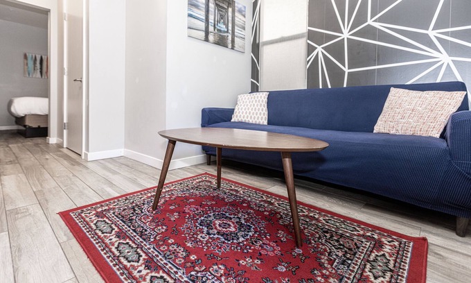 Old Town House | Modern 1BR Walk to All! Parking, Wi-Fi ⚡️ Cable TV