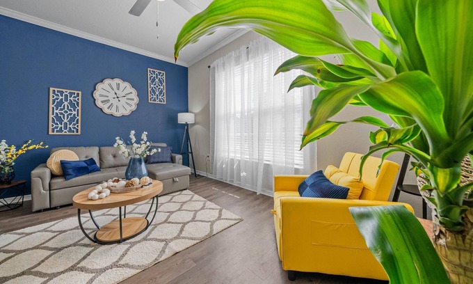 Westchase Apartment | Modern 2-Bed/2-Bath Tampa Apartment: Comfort Meets Convenience for Corporate Travelers