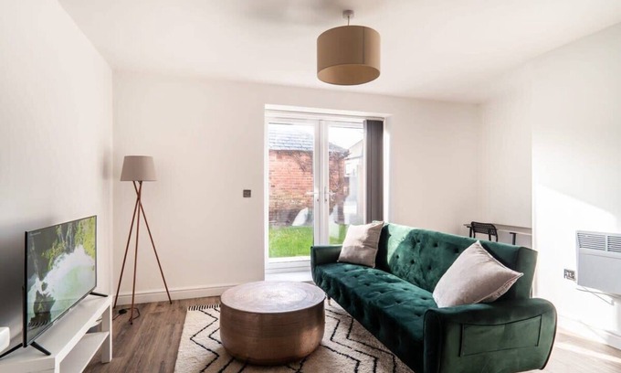 Crosby Apartment | Modern 2 Bed Apartment in Waterloo, Liverpool