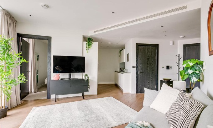 Queenstown Apartment | Modern 2 Bed Flat in London