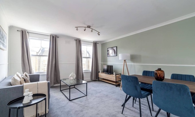 Livesey Apartment | Modern 2 Bed Flat in Peckham