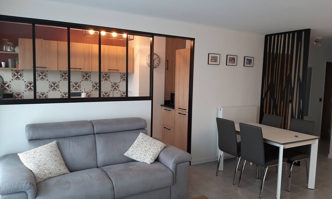 Saint-Jean-de-Luz Apartment | Modern 2-Bed Apartment, 10min Walk to Saint-Jean-de-Luz Centre with Parking & WiFi