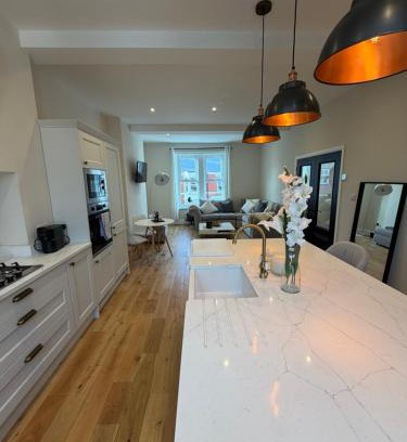 Jesmond Apartment | Modern 2 Bed 2 Bath Apartment in Prime Jesmond Location