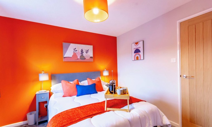 Newark upon Trent House | Modern 2-Bed Home w/Free Parking | Near Peak District