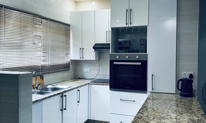 Harare Apartment | Modern 2 bed self catering apartment. Simple and stylish