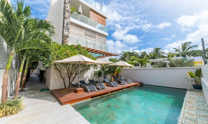 Pereybere Apartment | Modern 2-bed Sleeps 4 With Balcony