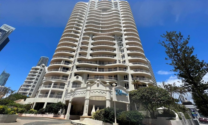 Surfers Paradise Apartment | Modern 2 Bedroom Apartment