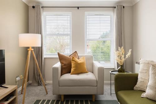 Leamington Spa Apartment | Modern 2-Bedroom Apartments with Free Parking in Leamington Spa