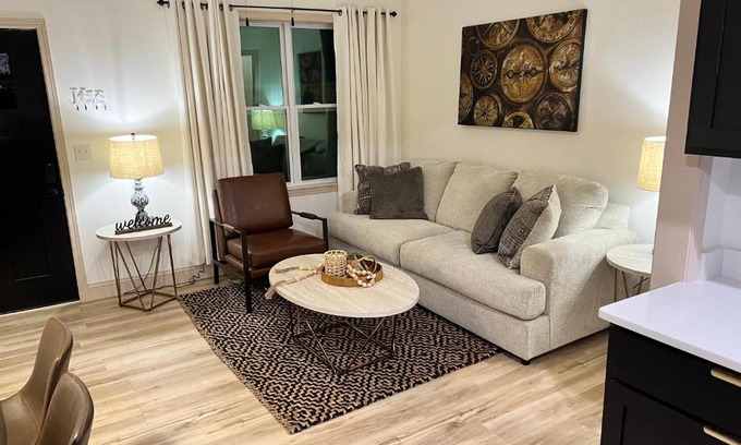 Perdue Hill Apartment | Modern 2 Bedroom Apartment