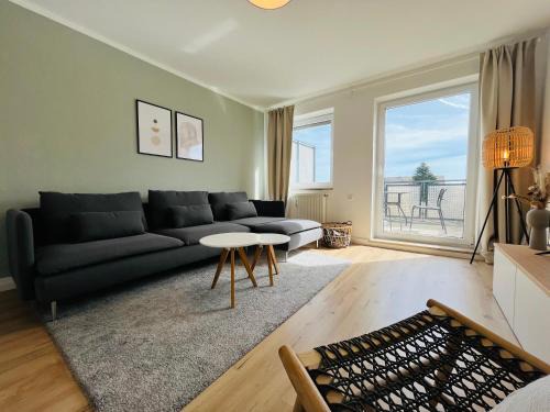 Haunstetten-Nord Apartment | Modern 2-Bedroom Apartment Near Messe 2-4 Guests