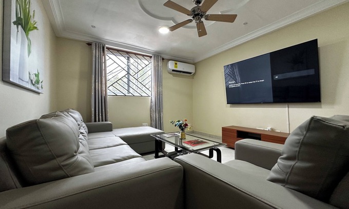 Gbawe Apartment | Modern 2-Bedroom Apartment Near Beach - Rose Villa Accra Suite F4