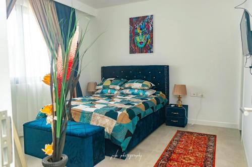 Dzorwulu Apartment | Modern 2 Bedroom Apartment at Airport - 24 7 Security, Pool, Gym, Rooftop, Free Parking, Free Airport Pickup for Long Stay,Opposite Kozo Restaurant