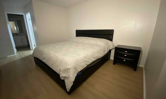 Mira Mesa Condo | Modern 2-Bedroom Condo in San Diego with AC – Perfect for Vacation or Long Stays