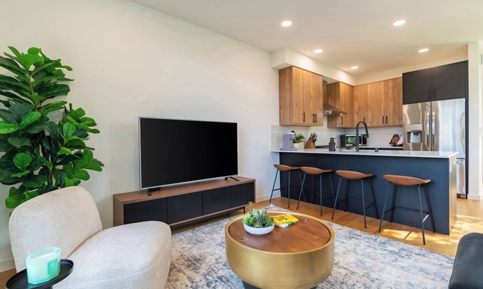 Atlantic House | Modern 2-Bedroom Townhome with A/C