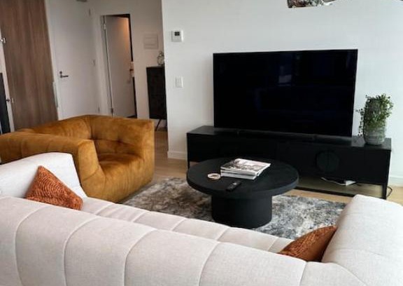 Williamstown Apartment | Modern 2 BRM Apt in Williamstown