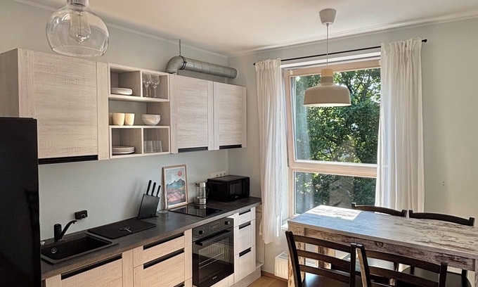 Pelgulinn Apartment | Modern 2-Room Apt by Telliskivi & Old Town + Free Private Parking