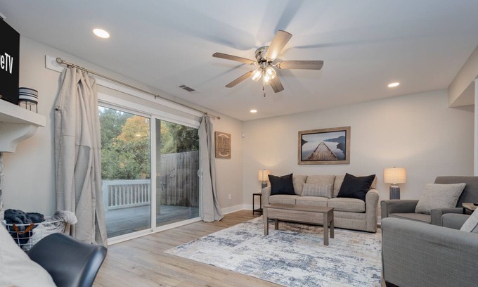 Pelham House | Modern 2B Townhome - 10 min from Oak Mtn State Park!