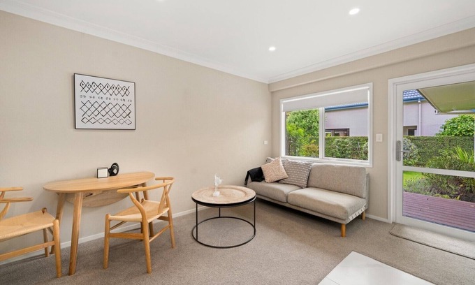Tauranga Apartment | Modern 2bedroom apartment - central Tauranga, with a large private sunny garden.