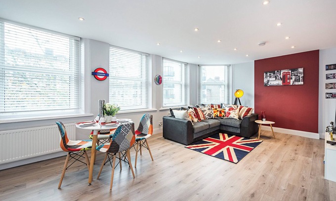 Brondesbury Apartment | Modern/2BR/2 BA/Near shops & cafes