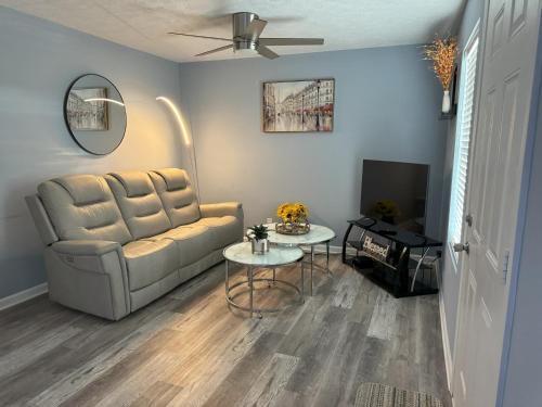 Shelbyville Apartment | Modern 2BR Apartment near Downtown Shelbyville
