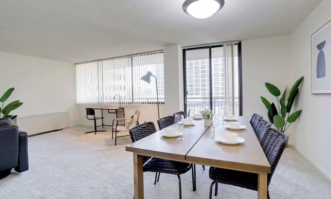 Crystal City Apartment | Modern 2BR Apt in Crystal City near D.C.