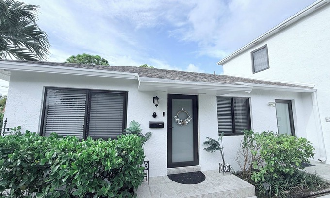 Coral Way House | Modern 2BR Central Miami duplex—WiFi + parking