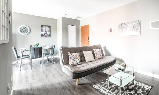 Rosedale Apartment | Modern 2BR - King Bed Apartment - PRIME Location!