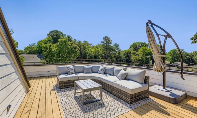 Durham House | Modern 2BR near Tobacco Trail w/rooftop deck