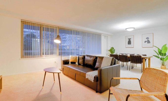 Pentagon City Apartment | Modern 2BR Oasis Near D.C.
