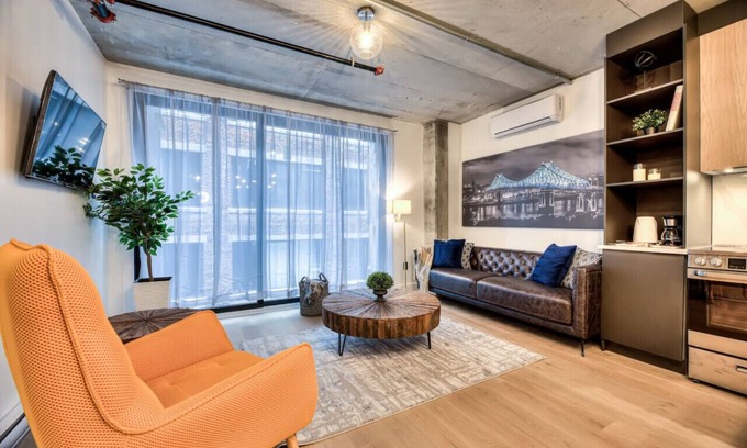 International District Apartment | Modern 2BR Suite Old Montreal B5