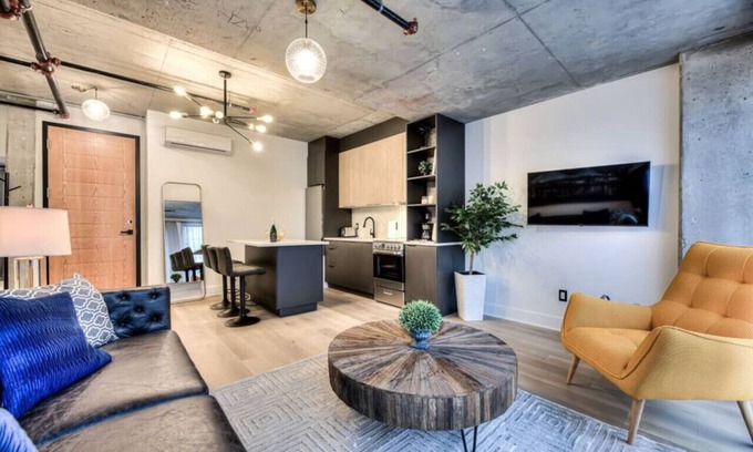 Cite Multimedia Apartment | Modern 2BR Suite Old Montreal F3