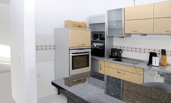 Nieder-Morlen Apartment | Modern 2ZKB Balcony PKW Stlp Self-Check-in 24h