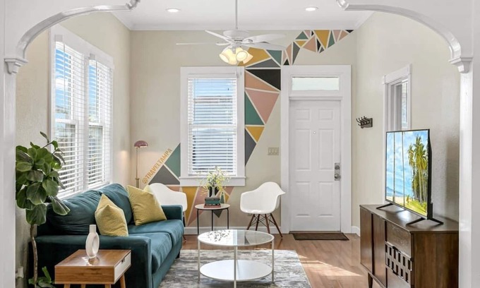 East Ybor House | Modern 3/1 Home 4 Blocks to 7th Ave in Ybor