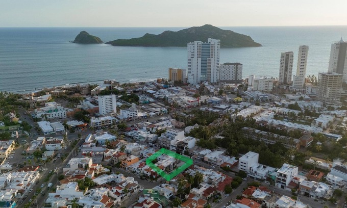 Lomas de Mazatlan Condo | Modern 3 bdrm Condo in Golden Zone