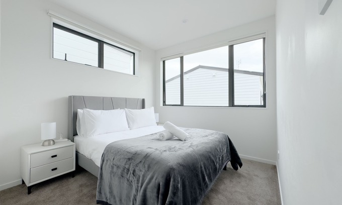 Papakura House | Modern 3-bds Townhouse in South Auckland