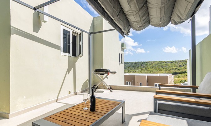 Grote Berg Apartment | Modern 3-bed Apartment in Papaya Resort Curacao